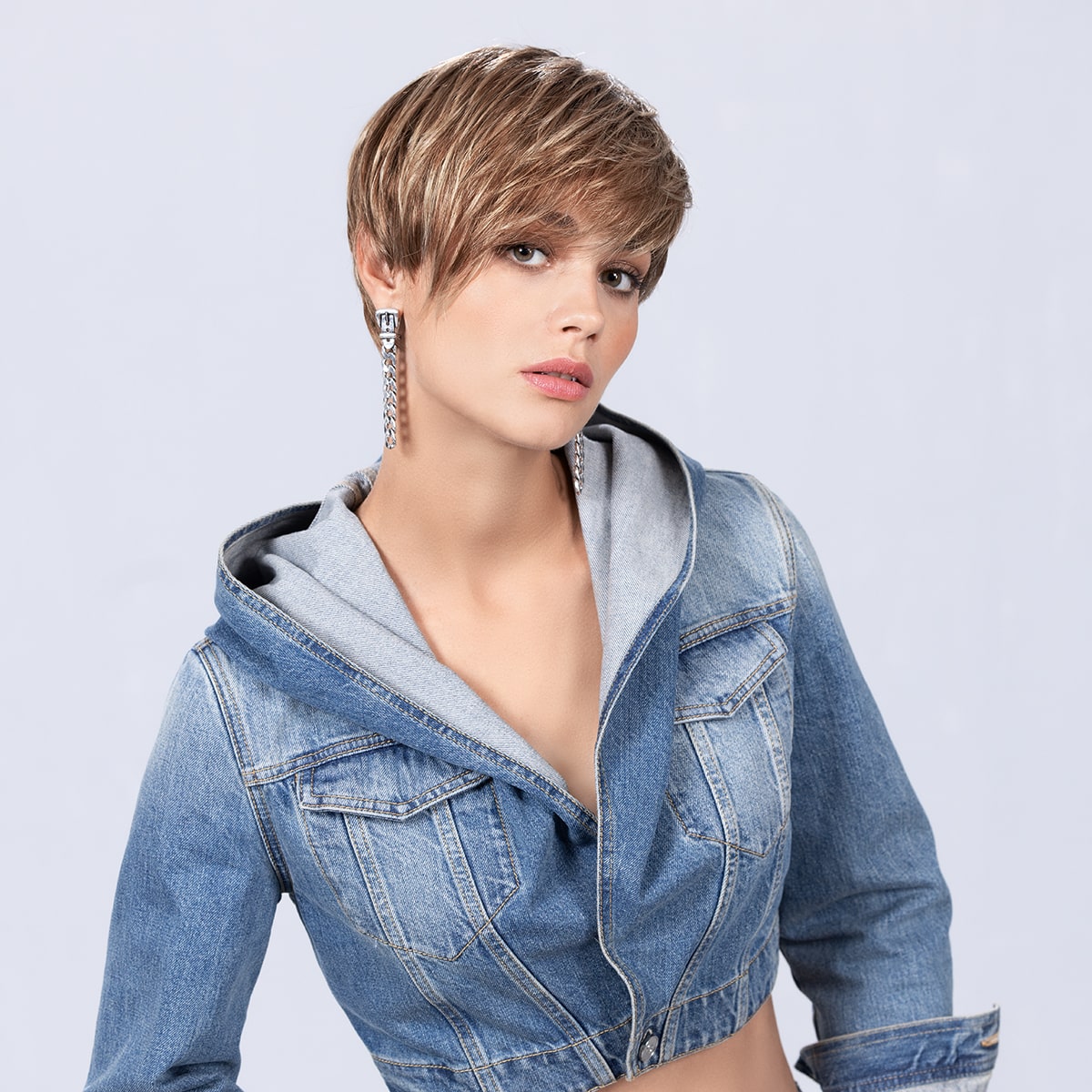 Alt ront view of the Point wig from Ellen Wille Perucci Collection, asymmetrical bob in Light Bernstein Rooted.