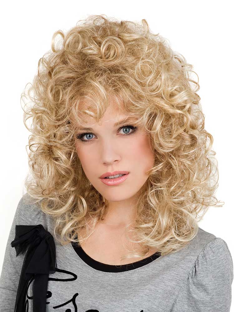 Hit II wig by Gisela Mayer – a shoulder-length curly wig designed for sensitive scalps.