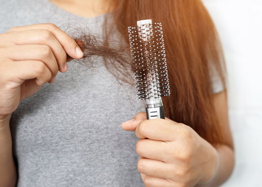 How to Stop a Synthetic Wig from Tangling