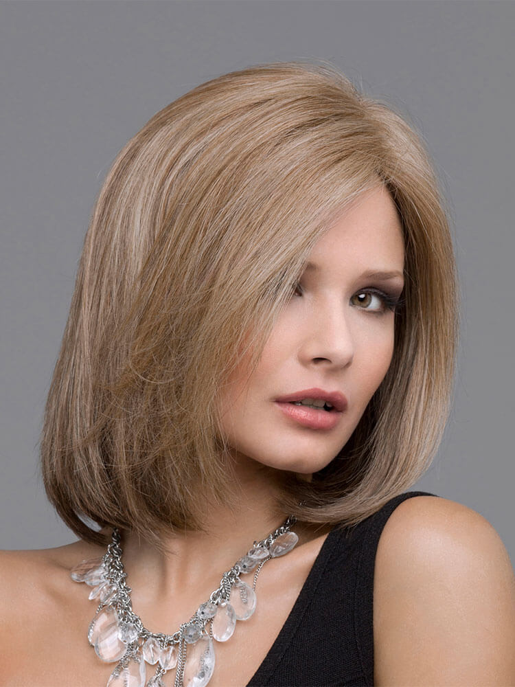 Lynsey wig - Envy Collection