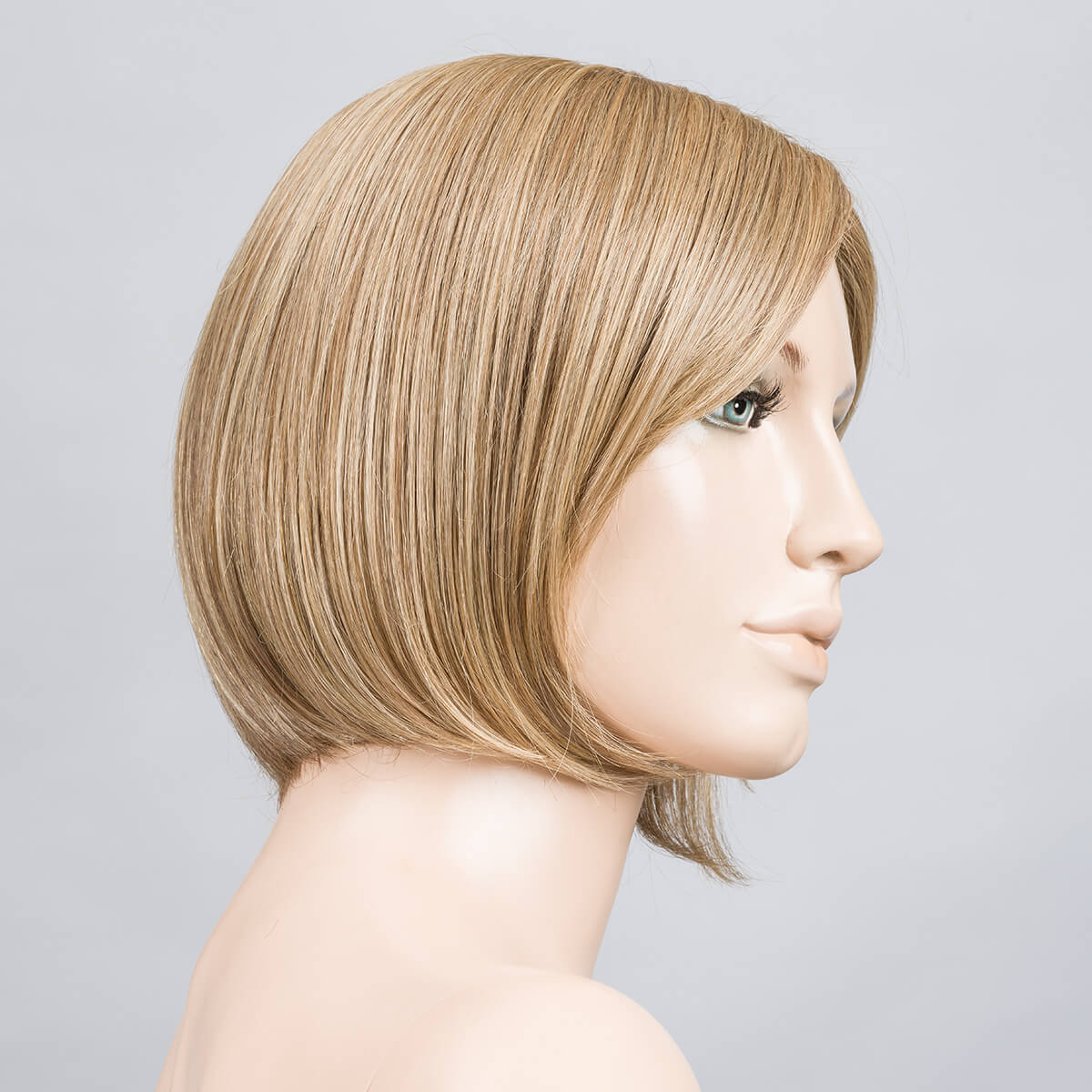 Mood Deluxe wig by Ellen Wille in Sand Mix – heat-friendly bob with lace front and mono top by Prime Power Collection.