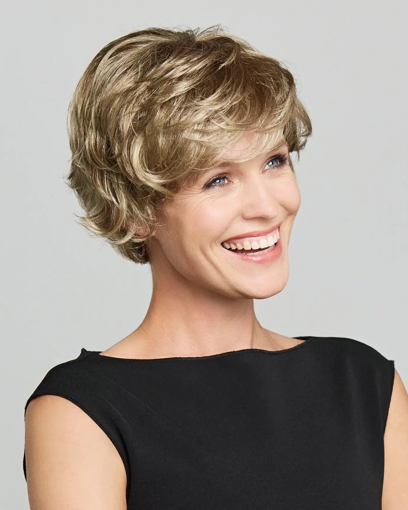 Star Lace Deluxe Petite wig - Gisela Mayer